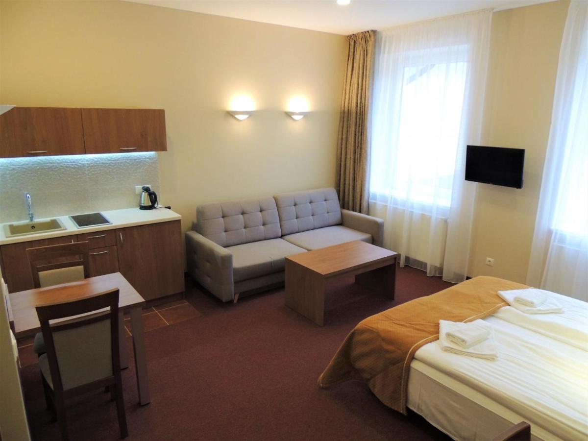 Hotel Zuvedra à Palanga Extérieur photo