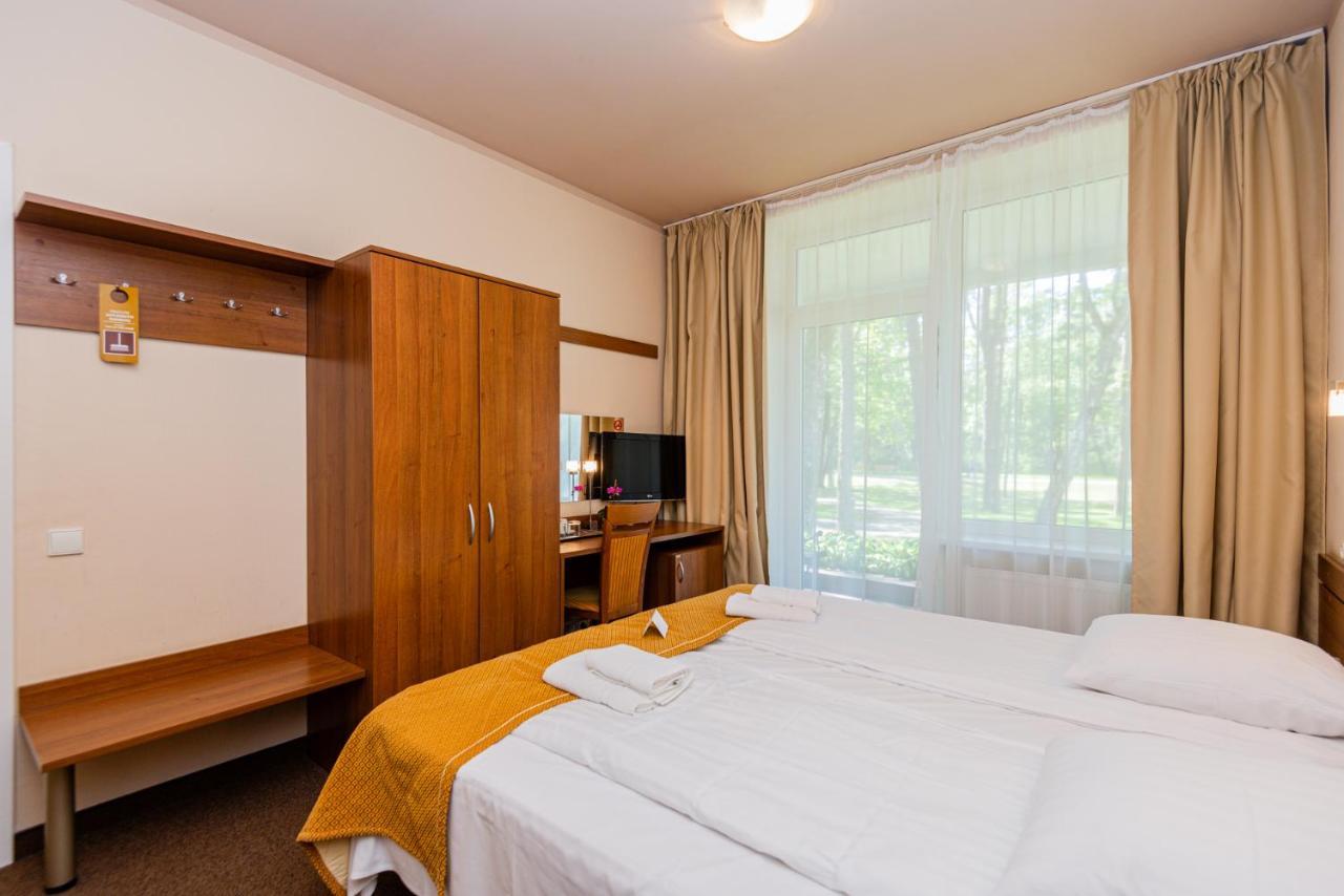 Hotel Zuvedra à Palanga Extérieur photo