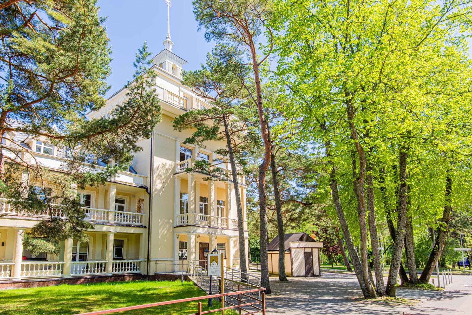 Hotel Zuvedra à Palanga Extérieur photo