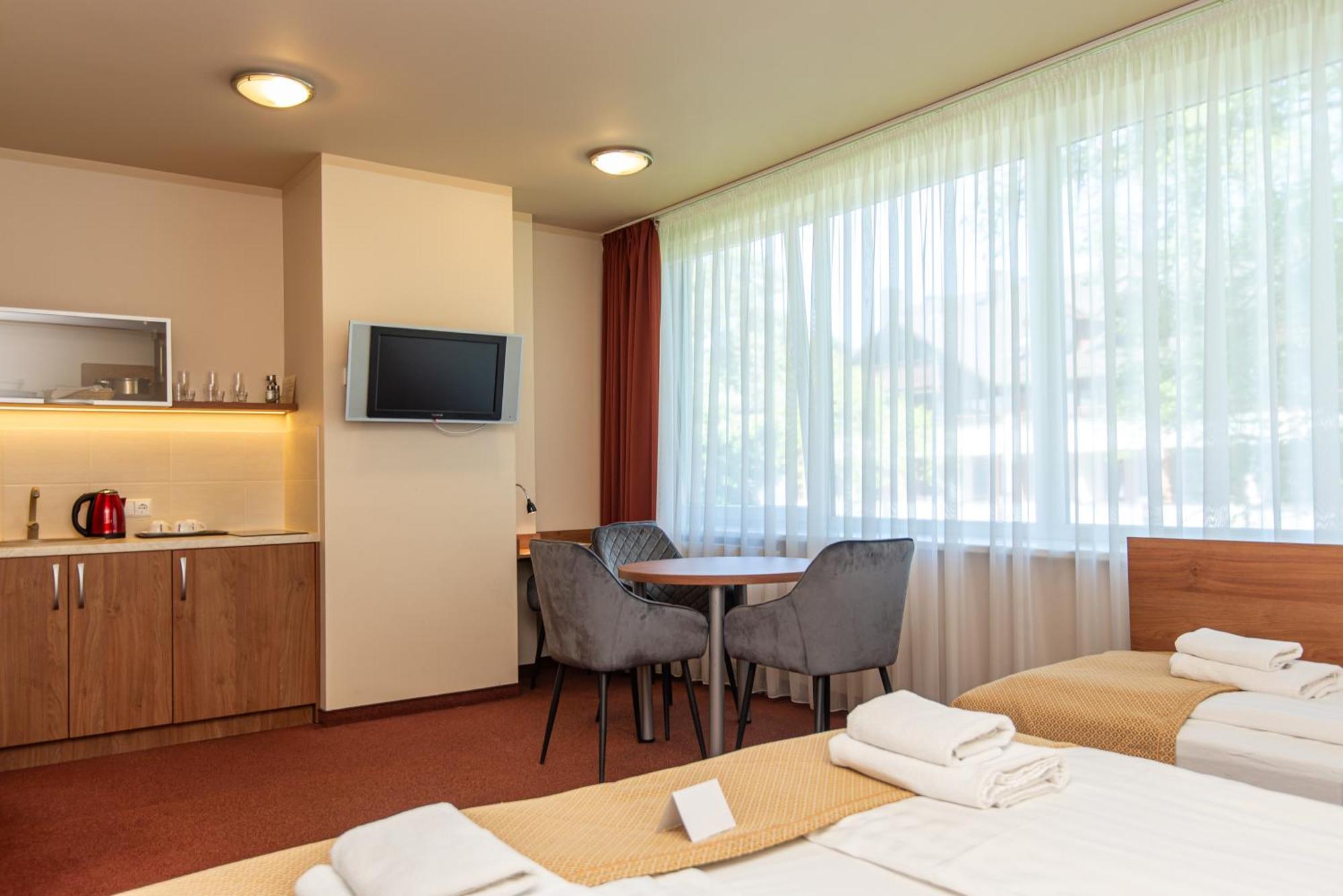 Hotel Zuvedra à Palanga Chambre photo