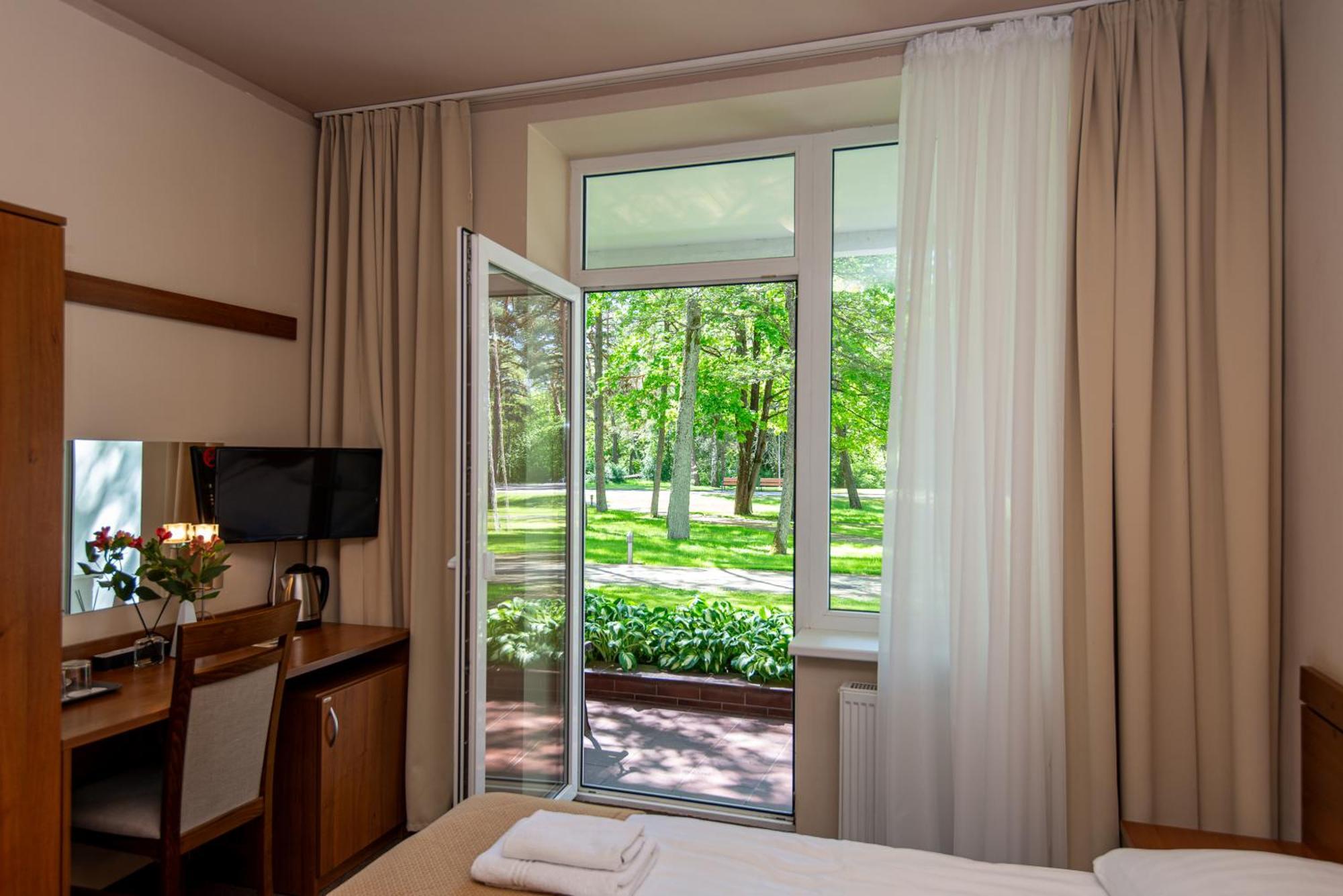 Hotel Zuvedra à Palanga Extérieur photo